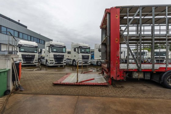 LECITRAILER CUELLO CISNE 3E-RD+DOUBLE ETAGE+DHOLLANDIA 2TON Lecitrailer CUELLO CISNE 3E-RD+DOUBLE ETAGE+DHOLLANDIA 2TON 20...