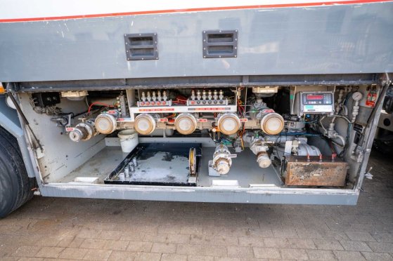 Heavy machinery product image - Image 12 of 15