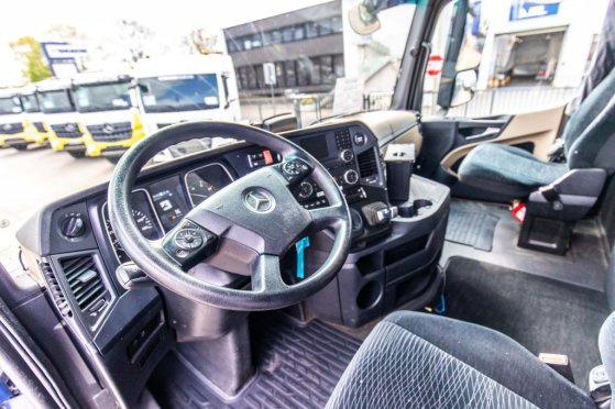 MERCEDES ACTROS 1846 LS +ADR Mercedes-Benz ACTROS 1846 LS +ADR 2018 2 Tractor Units image 11