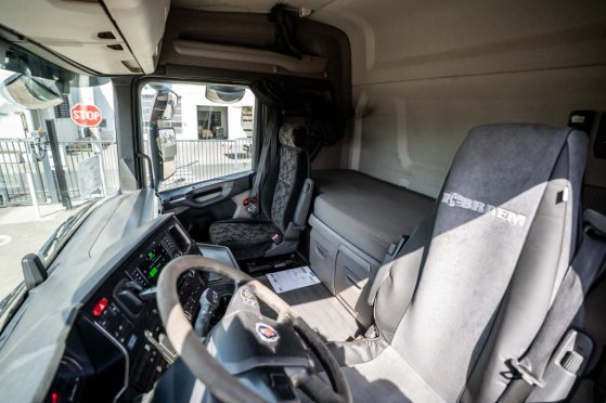 SCANIA R450-NEW MODEL + KIPHYDR. R450-NEW MODEL + KIPHYDR. 2017 2 Tractor Units image 42