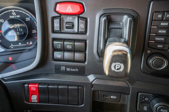 SCANIA R 450 NEW MODEL + RETARDER R 450 NEW MODEL + RETARDER 2019 2 Tractor Units image 57