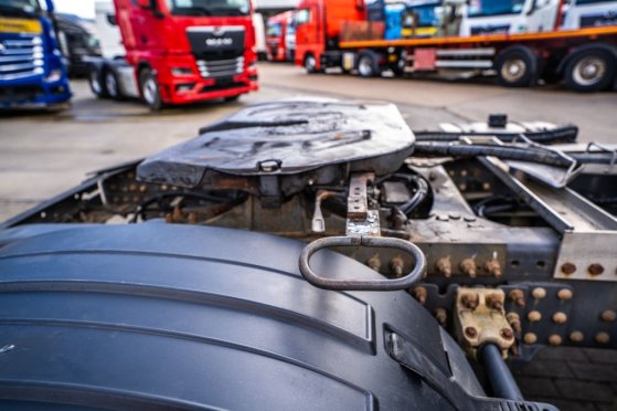 VOLVO FMX 420+HYDR FMX 420+HYDR 2010 2 Tractor Units image 54