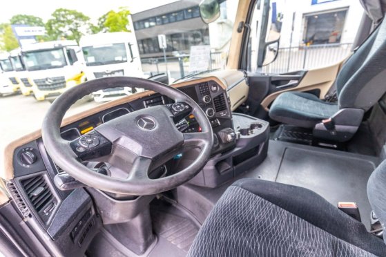 MERCEDES ACTROS 1845 LS+VOITH+HYDR Mercedes-Benz ACTROS 1845 LS+VOITH+HYDR 2018 2 Tractor Units image 40
