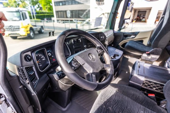 MERCEDES ACTROS 1845 LS Mercedes-Benz ACTROS 1845 LS 2015 2 Tractor Units image 23