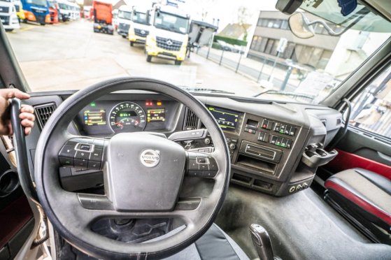 VOLVO FMX 460 GLOB + HYDR FMX 460 GLOB + HYDR 2017 2 Tractor Units image 42