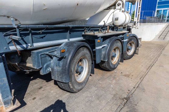 RENDERS BETON MIXER 12M3 + MOTOR/MOTEUR/ENGIN (MALAXEUR/MISCHER) Renders BETON MIXER 12M3 + MOTOR/MOTEUR/ENGIN (MALAXEUR/M...