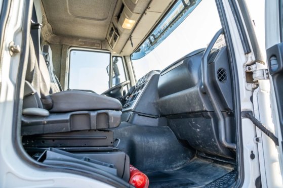 IVECO STRALIS 310- E5 + HMF 1110 K2 STRALIS 310- E5 + HMF 1110 K2 2008 2 Tipper trucks image 72