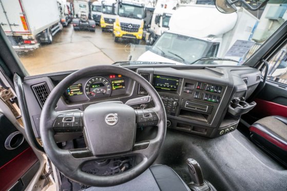 VOLVO FMX 460 GLOB + HYDR FMX 460 GLOB + HYDR 2017 2 Tractor Units image 72