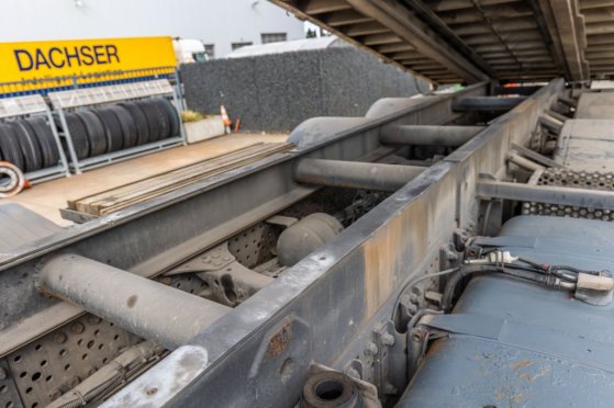 Heavy machinery product image - Image 139 of 142