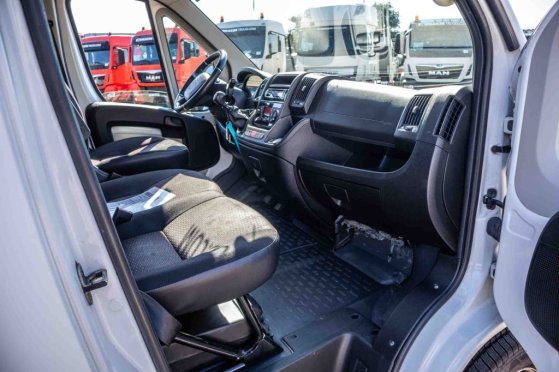 CITROEN JUMPER 2.2 HDI - 9 P. Citroën Jumper 2.2 HDI - 9 P. 2019 2 image 102