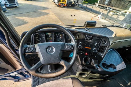 MERCEDES ACTROS 1846 LS Mercedes-Benz ACTROS 1846 LS 2017 2 Tractor Units image 24