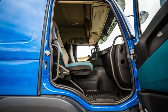 VOLVO FM 420 + KIPHYDR. FM 420 + KIPHYDR. 2018 2 Tractor Units image 28