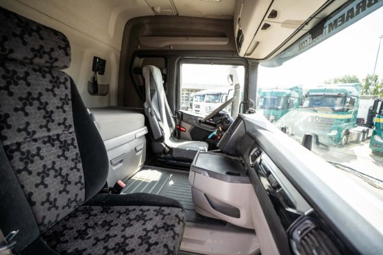 SCANIA R450-NEW MODEL + KIPHYDR. R450-NEW MODEL + KIPHYDR. 2017 2 Tractor Units image 58