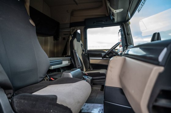 MAN TGX 18.460 XLX + INTARDER TGX 18.460 XLX + INTARDER 2018 2 Tractor Units image 15