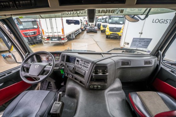 VOLVO FMX 460 GLOB + HYDR FMX 460 GLOB + HYDR 2017 2 Tractor Units image 73