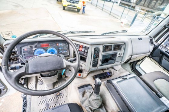 RENAULT KERAX 370 + PALFINGER 15T/M+2EXT. KERAX 370 + PALFINGER 15T/M+2EXT. 2004 2 image 14