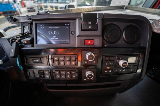 RENAULT C520-6x4 + HYDR. + INTARDER C520-6x4 + HYDR. + INTARDER 2022 2 Tractor Units image 29