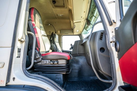 VOLVO FMX 460 GLOB + HYDR FMX 460 GLOB + HYDR 2016 2 Tractor Units image 44