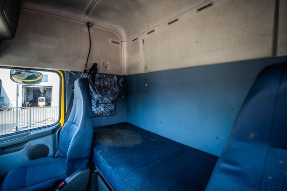 VOLVO FH 400+E5+KIPHYDR. 590 2008 2 Tractor Units image 59