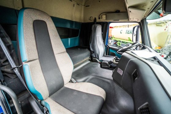VOLVO FM 420 + KIPHYDR. FM 420 + KIPHYDR. 2018 2 Tractor Units image 74