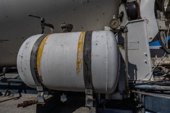 RENDERS BETON MIXER 12M3 + MOTOR/MOTEUR/ENGIN (MALAXEUR/MISCHER) Renders BETON MIXER 12M3 + MOTOR/MOTEUR/ENGIN (MALAXEUR/M...