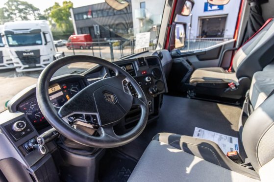 RENAULT T460+HYDR T460+HYDR 2017 2 Tractor Units image 14