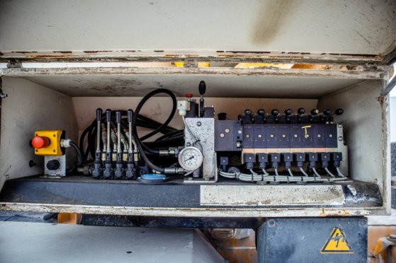 MAN TGS 32.400BB+LIEBHERR 8M³+BAND/TAPIS 16m TGS 32.400BB+LIEBHERR 8M³+BAND/TAPIS 16m 2014 2 image 15