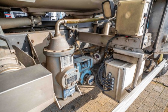 RENAULT PREMIUM 270 + 12000L + 3 COMP PREMIUM 270 + 12000L + 3 COMP 2004 2 image 70