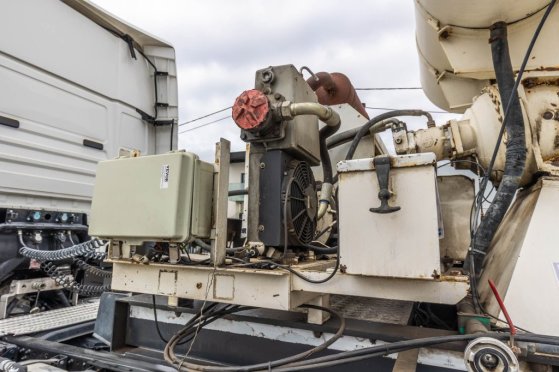 RENDERS BETON MIXER 12M3 + MOTOR (MALAXEUR/MISCHER) Renders BETON MIXER 12M3 + MOTOR (MALAXEUR/MISCHER) 2012 2 Concrete Mi...