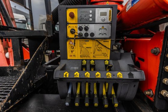 RENAULT C 380 DXI+Palfinger 26 T/m+5EXT. C 380 DXI+Palfinger 26 T/m+5EXT. 2014 2 image 130