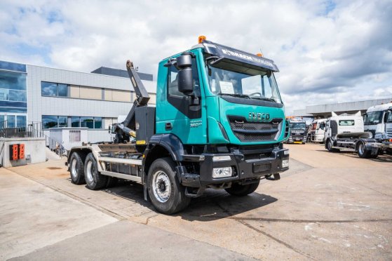 IVECO TRAKKER 360-6x4-PALFINGER TRAKKER 360-6x4-PALFINGER 2015 2 image 2