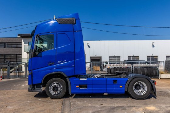 VOLVO FH 420 590 2015 2 Tractor Units image 2