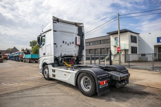 MERCEDES ACTROS 1845 LS+VOITH Mercedes-Benz ACTROS 1845 LS+VOITH 2016 2 Tractor Units image 4