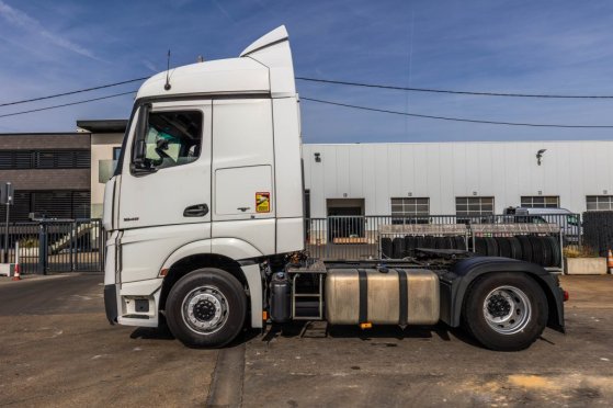 MERCEDES ACTROS 1845 LS Mercedes-Benz ACTROS 1845 LS 2015 2 Tractor Units image 13