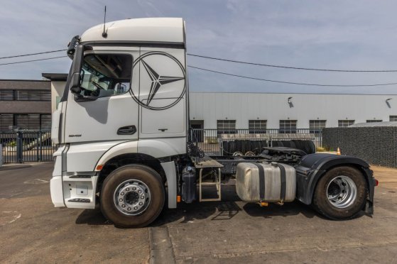 MERCEDES ACTROS 1848 LS + VOITH Mercedes-Benz ACTROS 1848 LS + VOITH 2014 2 Tractor Units image 2