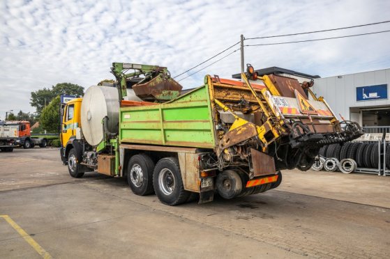 MERCEDES SK 2531-6X2-PATA/BITUMEN/ASFALT/GOUDRON Mercedes-Benz SK 2531-6X2-PATA/BITUMEN/ASFALT/GOUDRON 1997 2 Tipper truck...