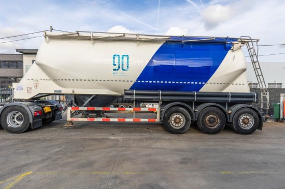 FELDBINDER EUT 40.3- 40.000 L CEMENT/CIMENT/ZEMENT Feldbinder EUT 40.3- 40.000 L CEMENT/CIMENT/ZEMENT 2011 2 Tanker semi t...
