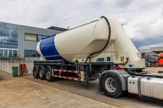 FELDBINDER EUT 40.3- 40.000 L CEMENT/CIMENT/ZEMENT Feldbinder EUT 40.3- 40.000 L CEMENT/CIMENT/ZEMENT 2011 2 Tanker semi t...