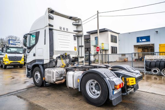 IVECO STRALIS 460 + KIPHYDR. STRALIS 460 + KIPHYDR. 2016 2 Tractor Units image 18