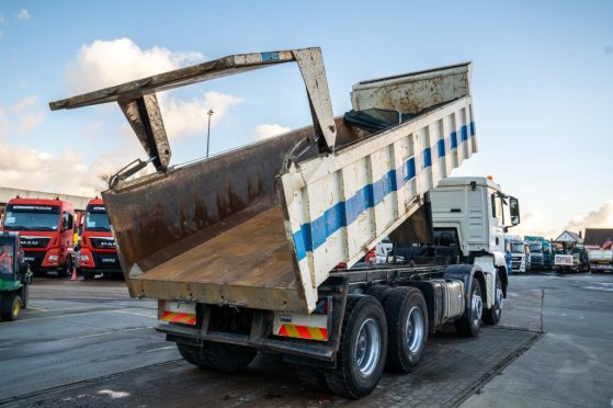 MAN TGS 41.400 BB TGS 41.400 BB 2008 2 Tipper trucks image 18