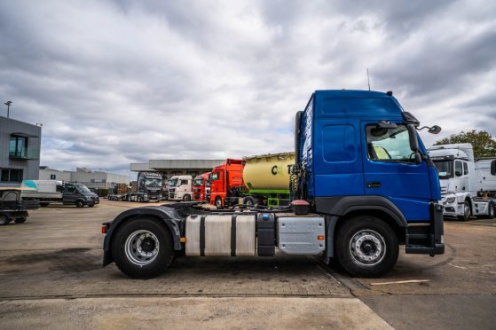 VOLVO FM 420 + KIPHYDR. FM 420 + KIPHYDR. 2018 2 Tractor Units image 18