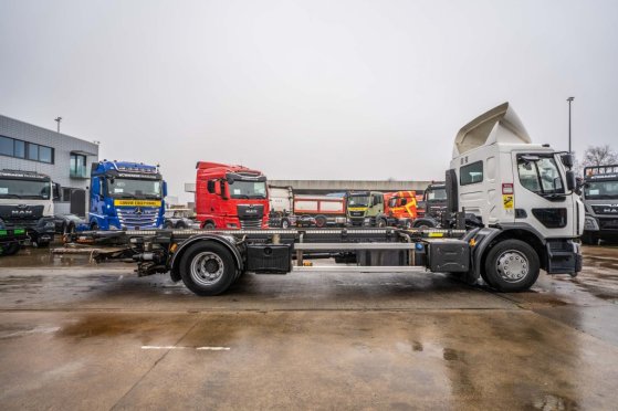 RENAULT D19 WIDE 320 DXI + DHOLLANDIA 2T. D19 WIDE 320 DXI + DHOLLANDIA 2T. 2018 2 image 3