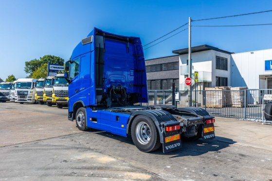 VOLVO FH 420 590 2015 2 Tractor Units image 3