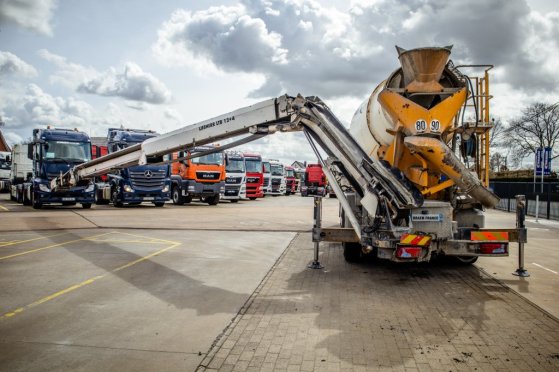 MAN TGS 32.400BB+LIEBHERR 8M³+BAND/TAPIS 16m TGS 32.400BB+LIEBHERR 8M³+BAND/TAPIS 16m 2014 2 image 33