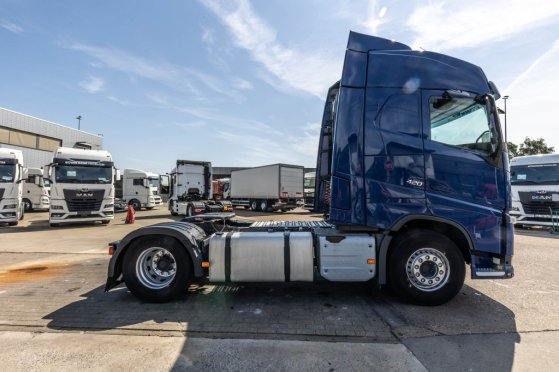 VOLVO FH 420 590 2015 2 Tractor Units image 16