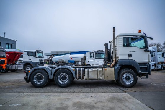 MAN TGS 33.440 BLS - MANUAL - BIG AXLES TGS 33.440 BLS - MANUAL - BIG AXLES 2008 2 Tractor Units image 3