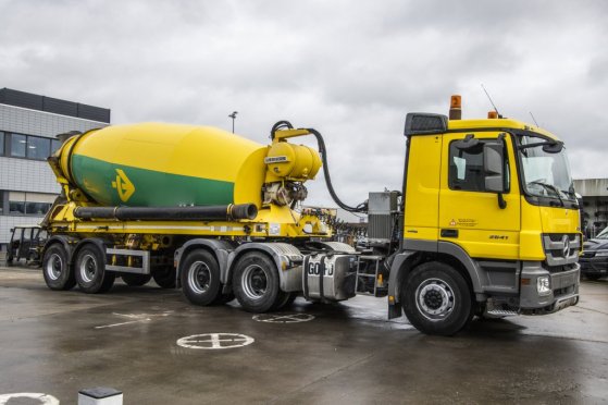 LIEBHERR LIEBHERR BETON MIXER/MALAXEUR/MISCHER-12M³ LIEBHERR BETON MIXER/MALAXEUR/MISCHER-12M³ 2009 2 Concrete Mixer Pump ...