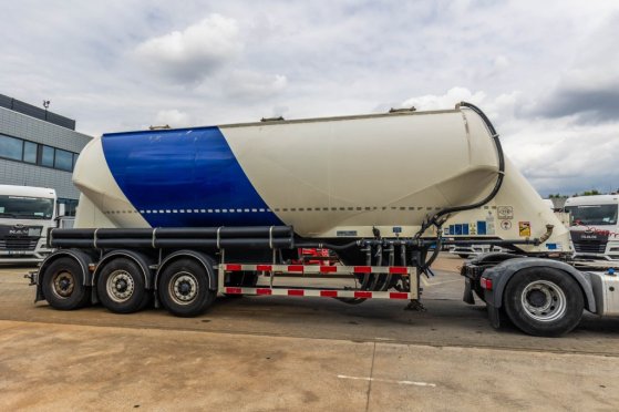 FELDBINDER EUT 40.3- 40.000 L CEMENT/CIMENT/ZEMENT Feldbinder EUT 40.3- 40.000 L CEMENT/CIMENT/ZEMENT 2011 2 Tanker semi t...