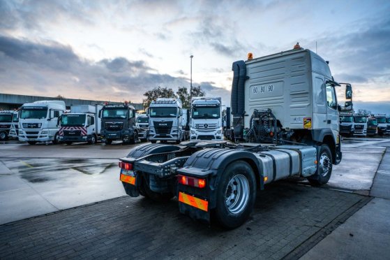 VOLVO FMX 460 GLOB + HYDR FMX 460 GLOB + HYDR 2017 2 Tractor Units image 4