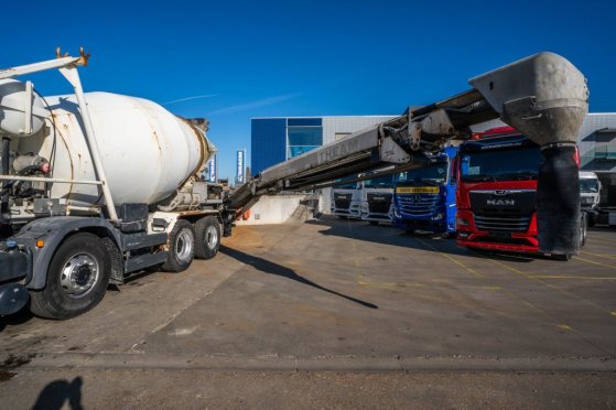 MAN TGS 32.360 BB+LIEBHERR 8m3+TAPIS THEAMS 12m TGS 32.360 BB+LIEBHERR 8m3+TAPIS THEAMS 12m 2013 2 image 4